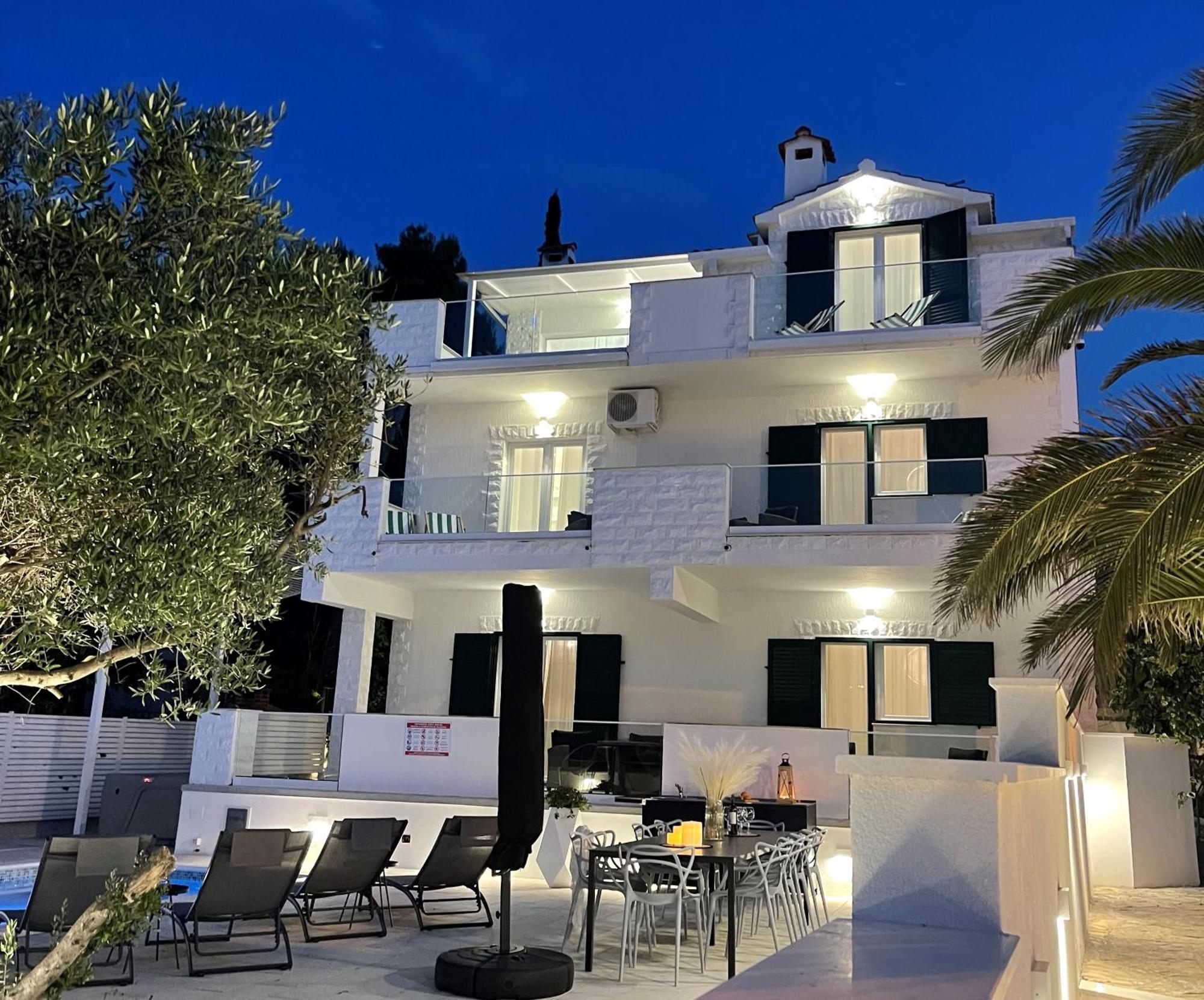 טרוגיר Apartments Marina מראה חיצוני תמונה