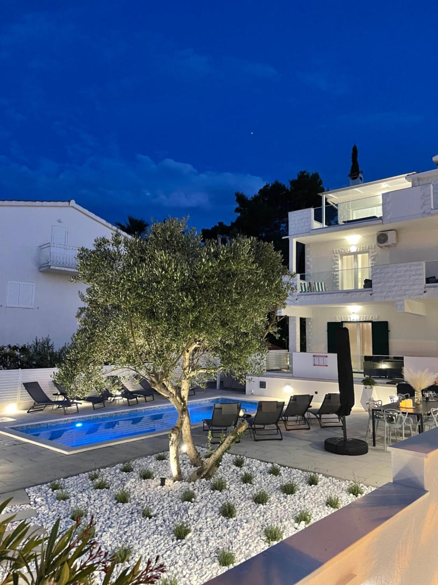 טרוגיר Apartments Marina מראה חיצוני תמונה